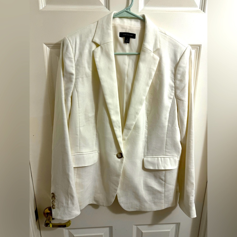 ANN TAYLOR White blazer
